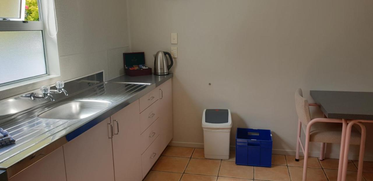 Whangaroa Lodge Motel Bagian luar foto